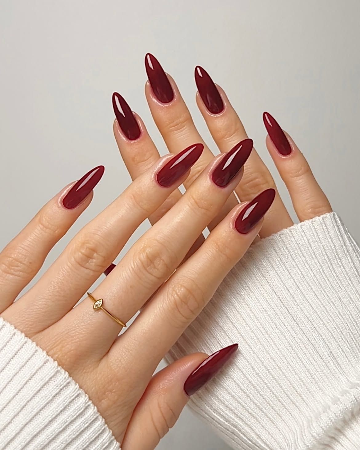 Маникюр, визуально удлиняющий пальцы: итальянская техника набирает популярность - фото 891535
