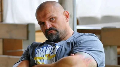 Василь Вірастюк показав могилу батька та розчулив до сліз зверненням у роковини смерті