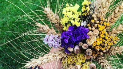 Атмосферні привітання та світлі листівки зі святом Маковія