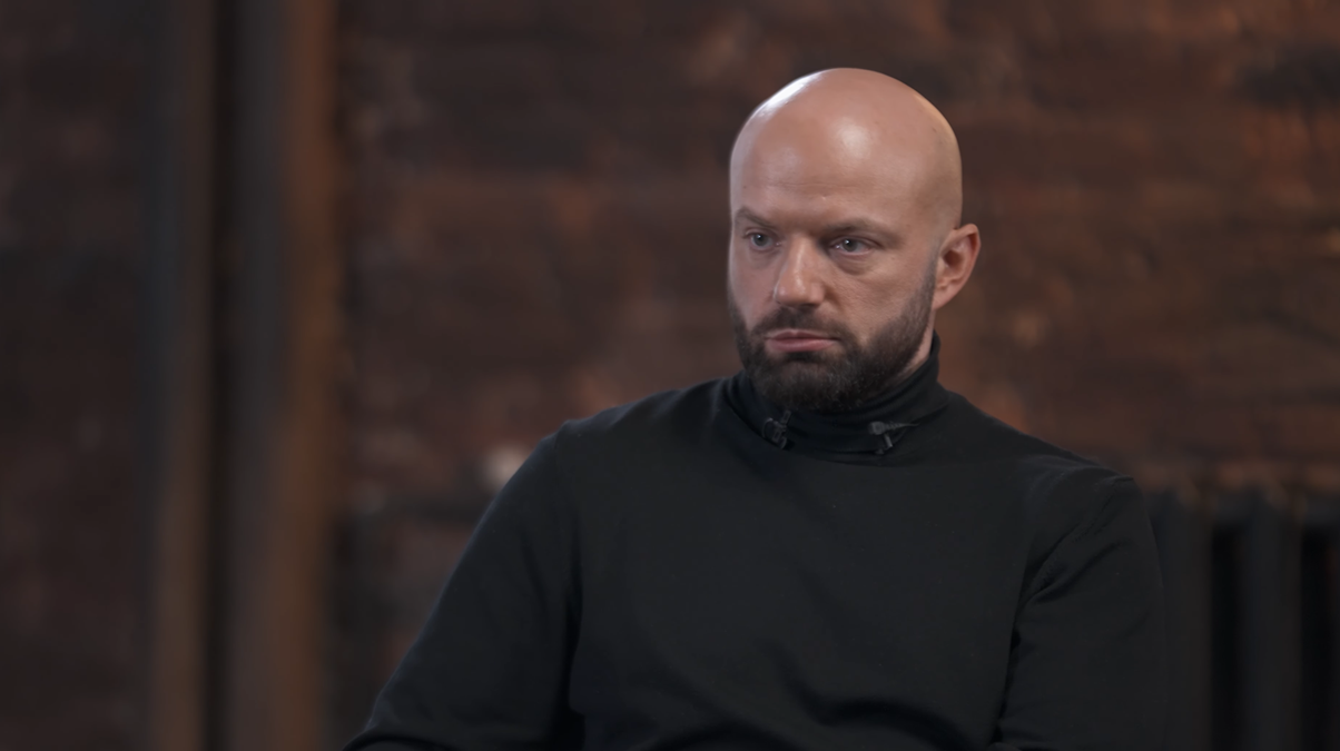 Слава Демин выехал за границу и рассказал, как ему это удалось - фото 896785