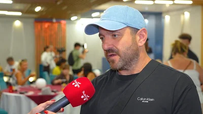 "Зима влітку красивіша": як режисер Валентин Шпаков знімає "Скажене Різдво" у розпал літа