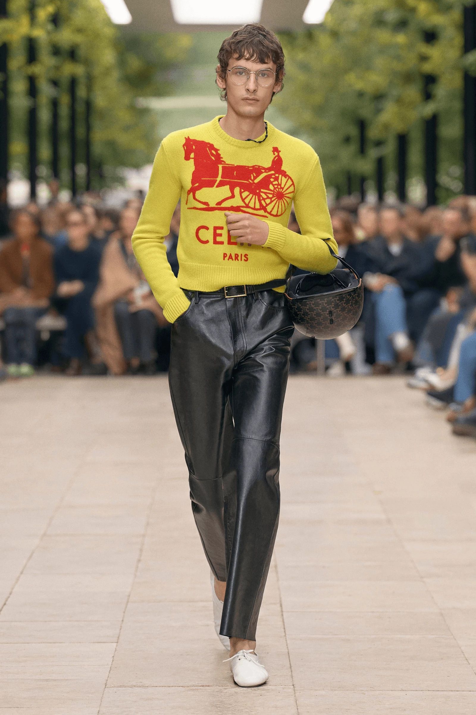Жовти светр у колекції Celine. - фото 897301