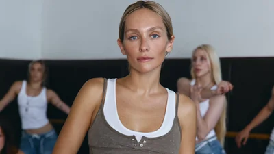 Мама выходит из декрета: радостная и вдохновленная ROXOLANA возвращается с релизом "Червона і сумна"