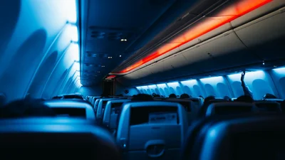 Чому в літаках немає 13-го ряду: причина не лише у забобонних пасажирах
