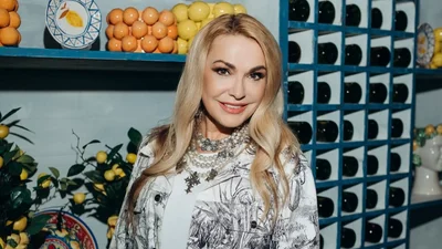 Віталій Борисюк про подарунок Олі Сумській на 60 років: "Скільки разів було – не той колір, фасон, взагалі не те"