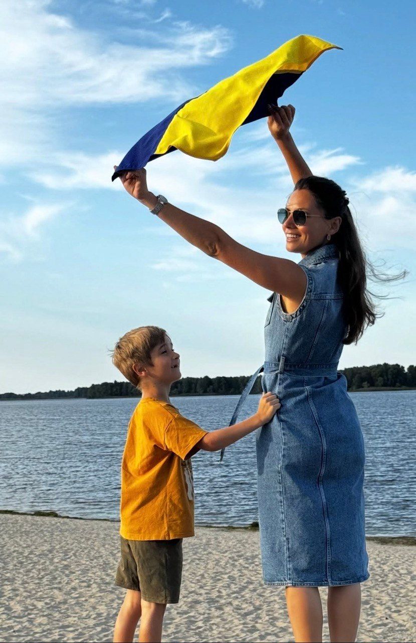 День прапора України - привітання від Хижняк Антоніни та її сина - 902607 День прапора України - привітання від Хижняк Антоніни та її сина - фото 902607