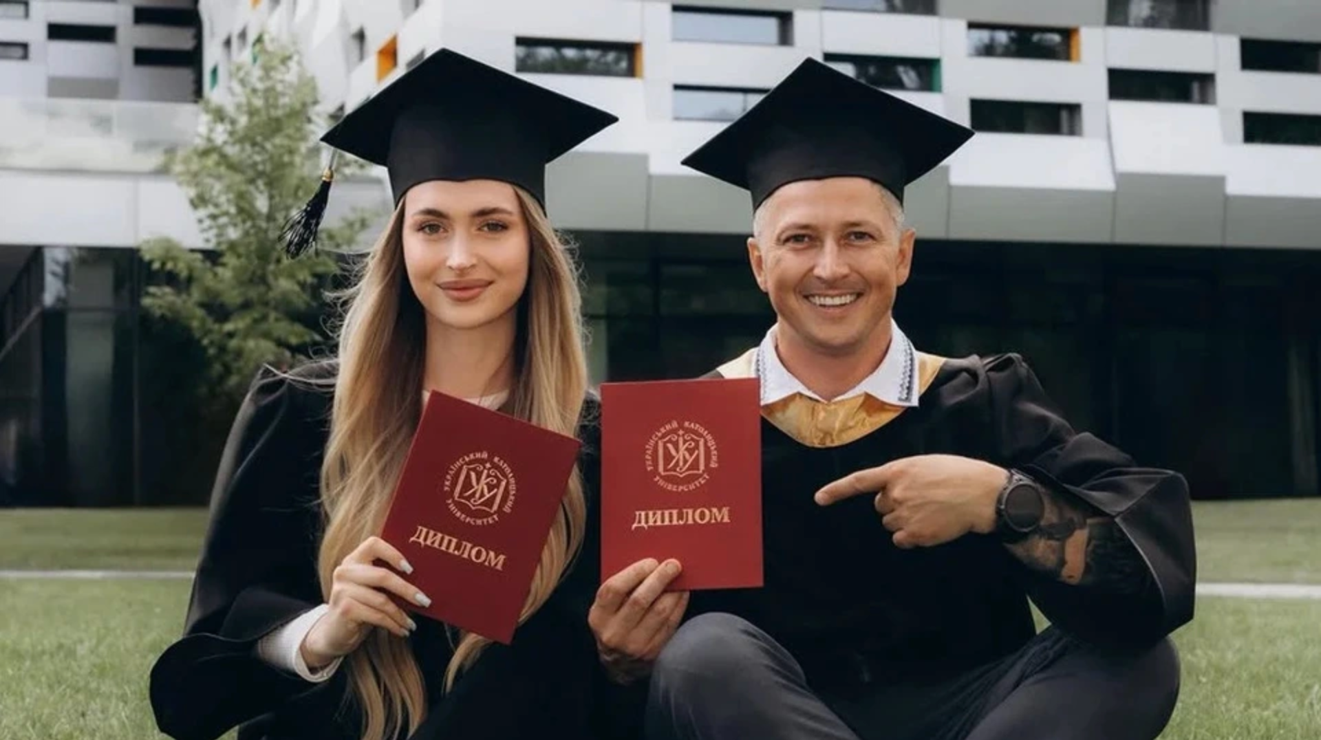 До речі, навчався зірковий татко навчався у виші одночасно зі своєю донькою Валерією - фото 903925