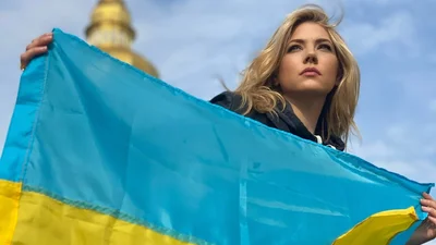 Голлівудська акторка гуляла на весіллі українського військового: зворушливі кадри