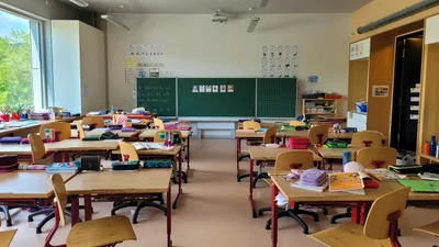 З Першим вересня: прикольні картинки для школярів та привітання, заряджені на крутий навчальний рік