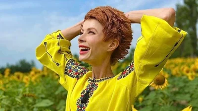"Носила у 7 років": Олена-Христина Лебідь похизувалась, що влізла в сукню з першого класу