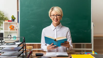 "Хто буде вчити": вчитель б'є на сполох через катастрофу, яка насувається в освіті