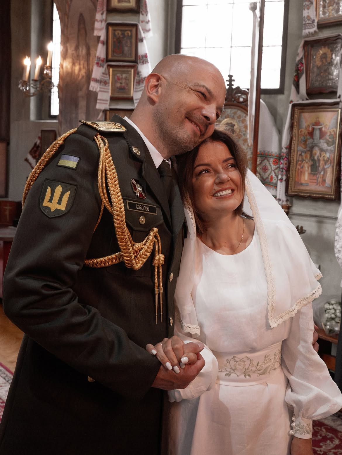 Марічка Падалко і Єгор Соболєв під час вінчання - 905503 Марічка Падалко і Єгор Соболєв під час вінчання - фото 905503