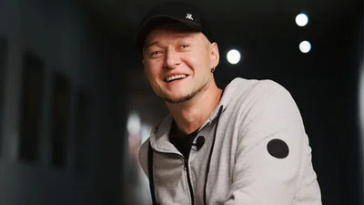 "Февральский кринж": лидер группы "Бумбокс" Андрей Хлывнюк заявил о готовности отказаться от звания "Заслуженного артиста"