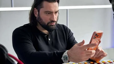 Євген Фешак повідомив про "приліт" за 400 метрів від офісу Люкс ФМ: фото з місця події