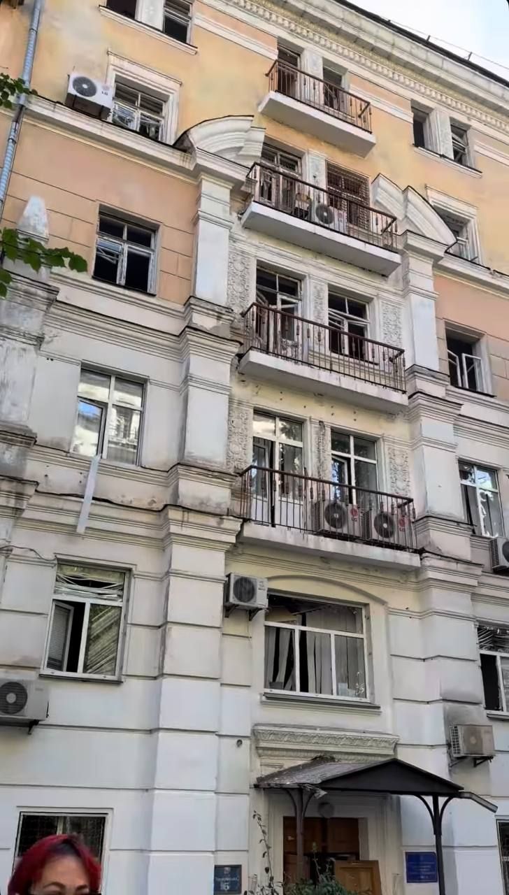 Біля офісу Люкс ФМ було влучання двох шахедів - фото 906509