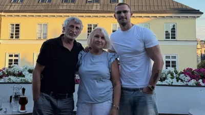 Вивіз батьків до Львова: Тарас Цимбалюк показав, як розважається з найріднішими під час сімейного вікенду