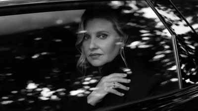 Олена Зеленська прикрасила обкладинку ELLE Литва - і розповіла, навіщо українцям театр під час війни