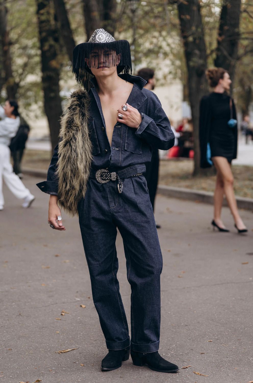 Найгарячіші street style-образи з третього та четвертого днів Ukrainian Fashion Week - фото 908424