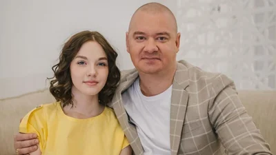 Стала ефектною білявкою: 18-річна донька Євгена Кошового приголомшила новим іміджем
