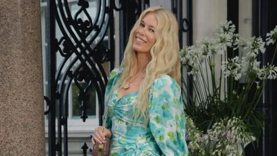 56-річна Клаудія Шиффер показала найніжніший аутфіт для вересневих прогулянок