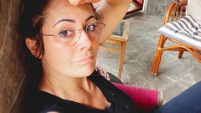 На подвір’я української акторки впав російський безпілотник: сім'я з дітьми була в будинку
