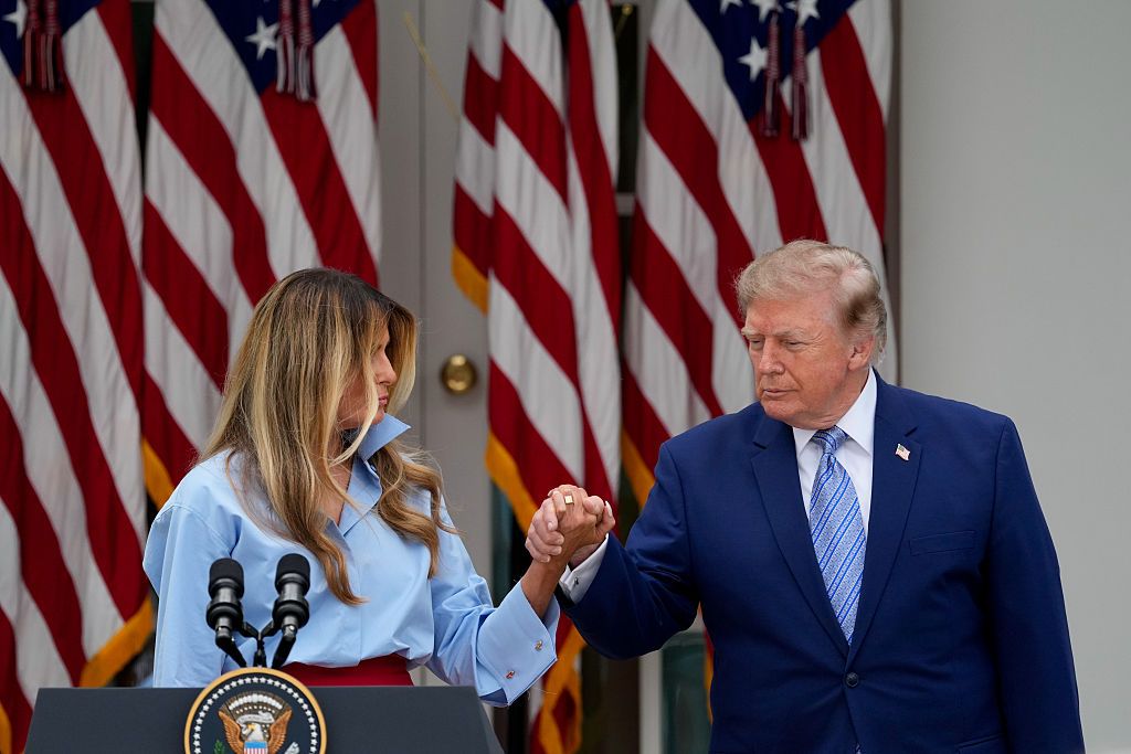 Мелані та Дональд Трампи - фото серпень 2026. - 909830 Мелані та Дональд Трампи - фото серпень 2026. - фото 909830