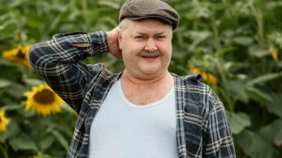 Назар Задніпровський згадав, на що витратив перший гонорар