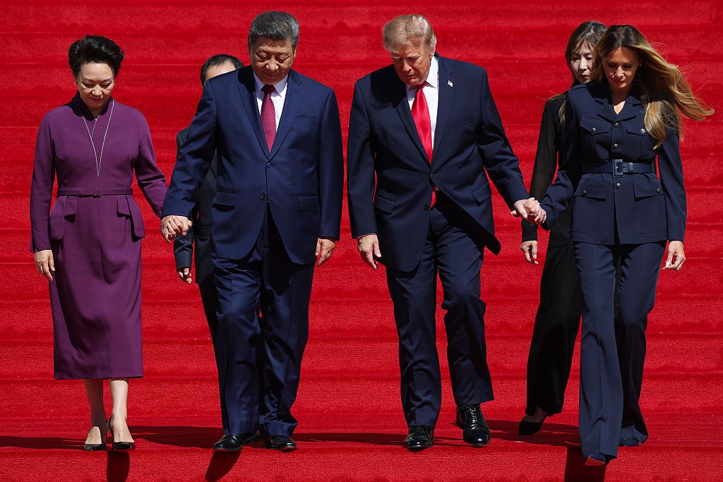 Впервые в истории Белого дома: Мелания Трамп показала зубы и нарушила правила – фото - фото 915091