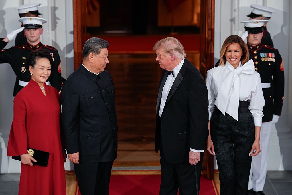 Меланія Трамп підігріла чутки про розрив з Дональдом Трампом - 915118 Меланія Трамп підігріла чутки про розрив з Дональдом Трампом - фото 915118