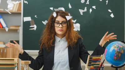 Прикольні привітання з Днем вчителя та картинки, які викличуть посмішку