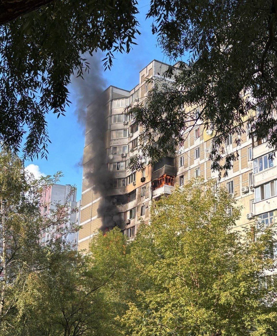 'Тревога нон-стоп, постоянно куда-то летит': Наталка Карпа эмоционально высказалась о прилете возле ее дома - фото 915808