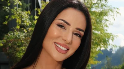 Злата Огневич случайно спасла маленькую поклонницу от обстрела
