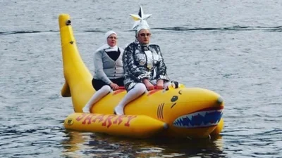 "Куплю човен": кияни розпочали марафон жартів про Південний міст та транспортний колапс