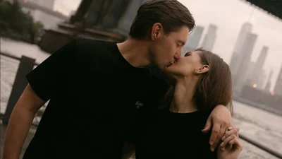 "Я твій": на честь річниці дружина Володимира Остапчука показала, як він співає для неї – відео
