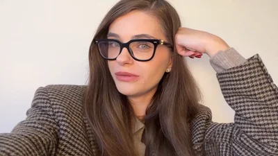 Екатерина Остапчук ответила на критику, почему она ходит на работу мужа с обнаженным животом