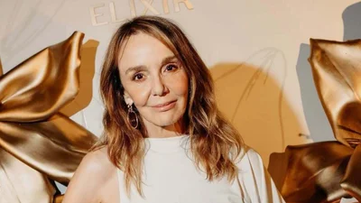 Звезда сериала "Эмили в Париже" покорила Бразилию в платье от украинского бренда