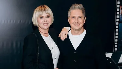Александр Педан с женой повторили фото из молодости и показали, как изменились за более чем 20 лет совместной жизни