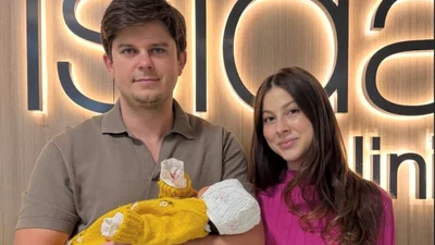Увесь дім у квітах, але хочеться на масаж: Настя Кожевнікова відверто про материнство
