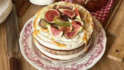 Пряный морковный торт с апельсиново-кардамоновой карамелью