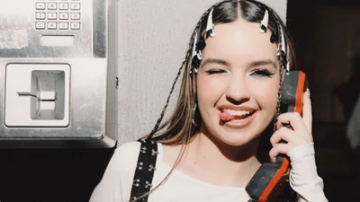 Влюбленность в ритме 2000-х: VOLIANSKA представила песню "Незабудки" и танцевальный клип