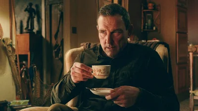 Зірка фільмів Гая Річі жорстко "наїхав" на короля Чарльза III: вимагає віддати престол